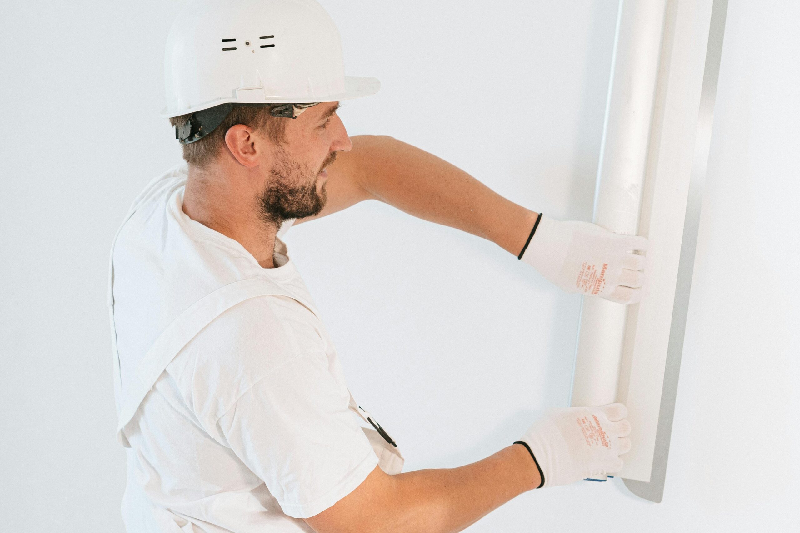 Instalação de drywall em Franca – parede de gesso acartonado sendo montada