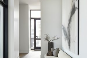 Forro de gesso em Franca com LED embutido Forro de gesso liso com iluminação embutida em ambiente moderno – Franca